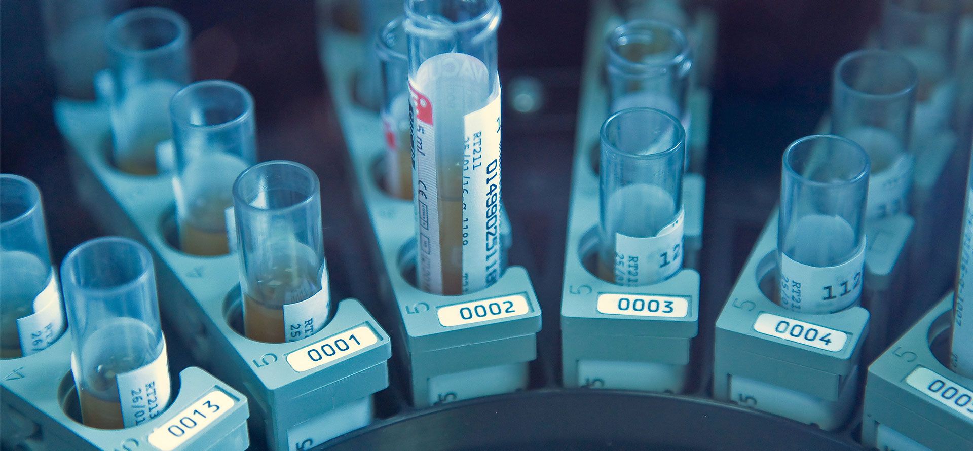 UN LARGE PANEL D'ANALYSES SPECIALISÉES